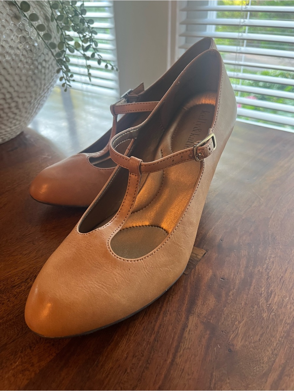 Kelly & Katie Camel T-Strap Pumps Size 9.5 | 3” Heel | Classic Mary Jane Heels - Picture 2 of 7